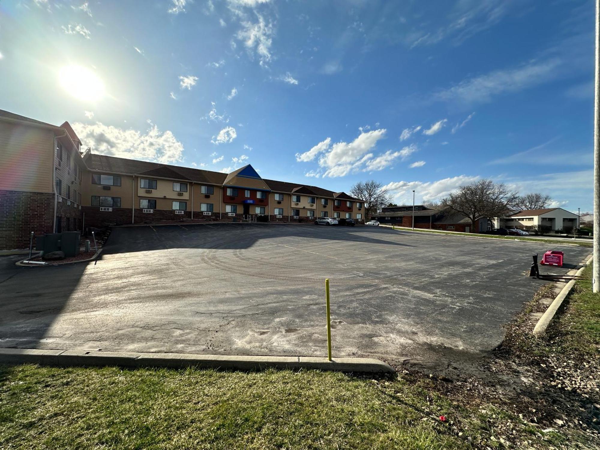 Rodeway Inn & Suites Madison East Exterior foto