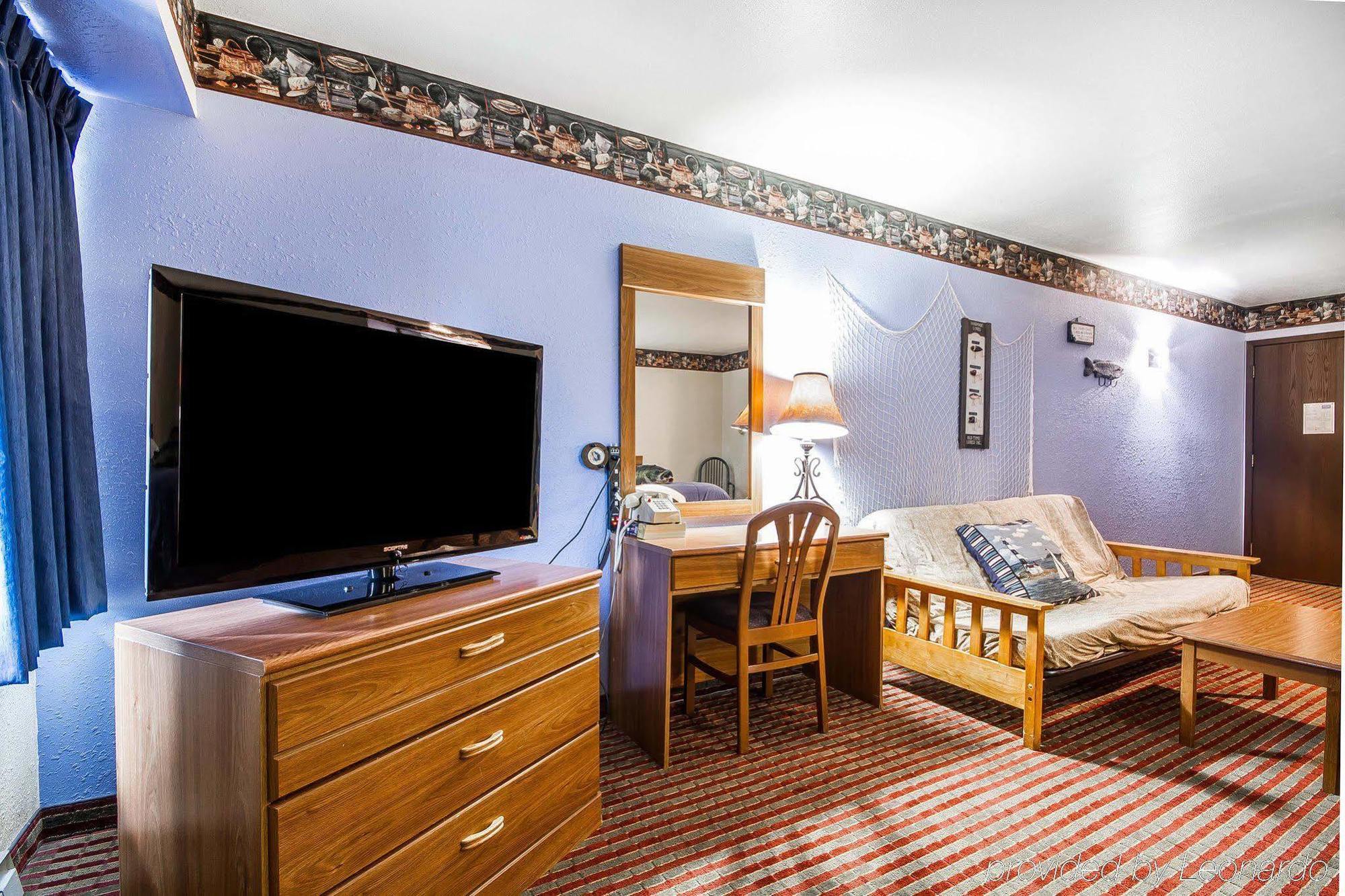 Rodeway Inn & Suites Madison East Exterior foto